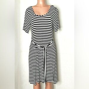 Neiman Marcus Women Black White Stripped Maxi Dress Sleeveless Stretch size Xl